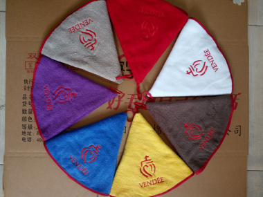 Wholesaler LINA - Set of embroidered tea towel hand towels - Heart VENDEE