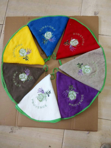 Wholesaler LINA - Set of embroidered tea towels - Savon PROVENCE