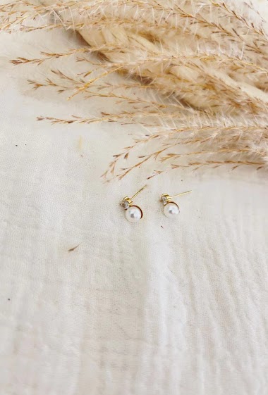 Grossiste Lolilota - Boucle d'oreille perle nacrée et strass
