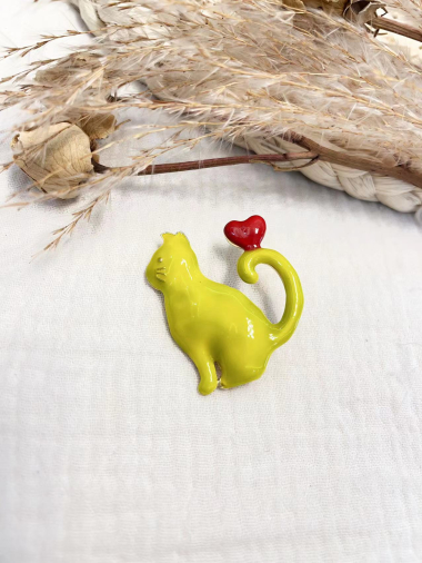 Wholesaler Lolilota - brooch cat with a heart in brass