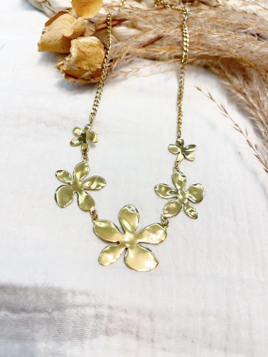 Großhändler Lolilota - Halskette mit 5 Blumen aus Edelstahl