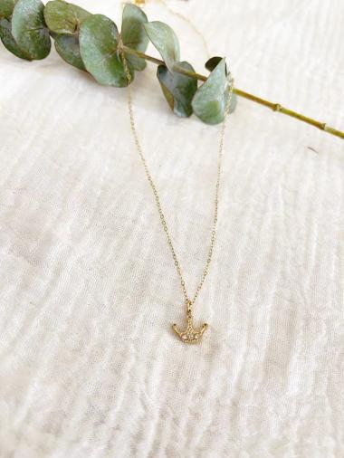 Wholesaler Lolilota - rhinestone crown necklace