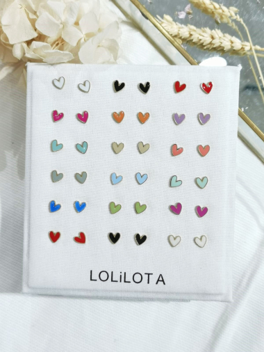 Grossiste Lolilota - Lot de 18 boucles d'oreilles puces coeur email en acier