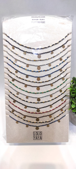 Mayorista Lolo & Yaya - 16 piezas Collares de acero en exposición gratuita, 4,90 €/ud.
