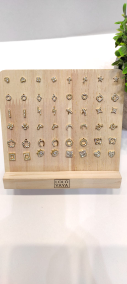 Wholesaler Lolo & Yaya - 24 pairs of steel rhinestone chip earrings, €2.90/pcs