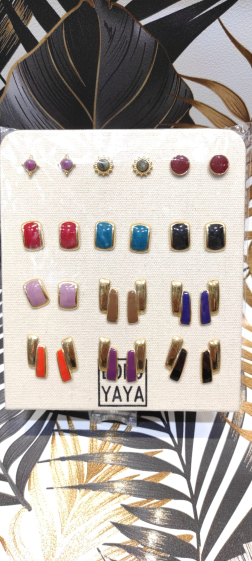 Wholesaler Lolo & Yaya - 3€50/pcs, 12pcs steel earrings on free display