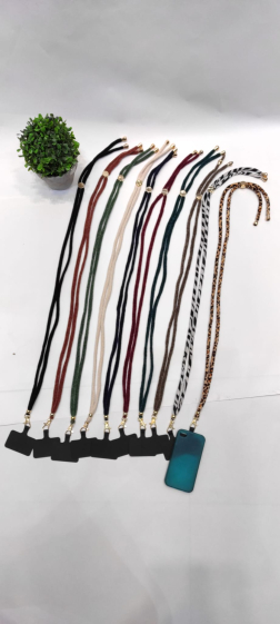 Wholesaler Lolo & Yaya - Velvet telephone jewelry with adapter