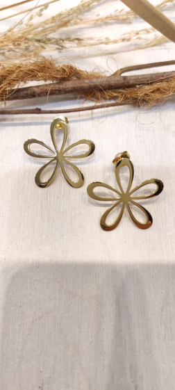 Wholesaler Lolo & Yaya - Vildan flower earrings in stainless steel