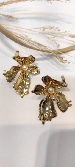 Wholesaler Lolo & Yaya - 3cm Sabrya pearl earrings in stainless steel