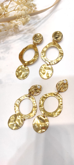 Wholesaler Lolo & Yaya - Ferrera clip-on earrings in stainless steel