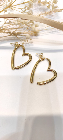 Wholesaler Lolo & Yaya - Auria heart earrings in stainless steel