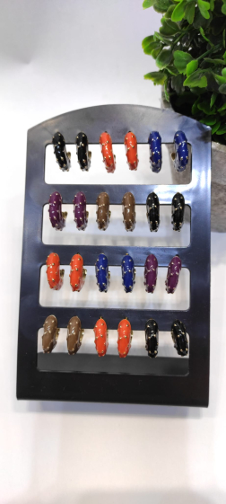 Grossiste Lolo & Yaya - Boucles d'oreilles en acier sur présentoir offert, 3,90€/pcs