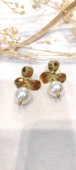 Grossiste Lolo & Yaya - Boucles d’oreilles fleur+perle en acier inoxydable