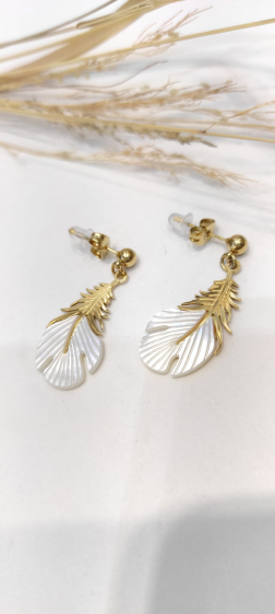 Wholesaler Lolo & Yaya - Aleyna mother-of-pearl earrings 3cm in stainless steel