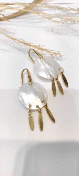 Wholesaler Lolo & Yaya - Loubra mother-of-pearl earrings 5cm in stainless steel