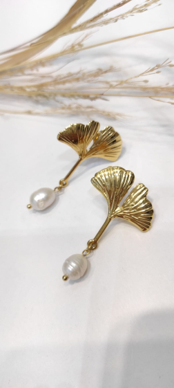 Wholesaler Lolo & Yaya - Ginkgo leaf pearl earrings 4.5cm in steel