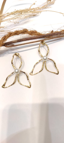 Wholesaler Lolo & Yaya - Shaili pearl earrings in stainless steel