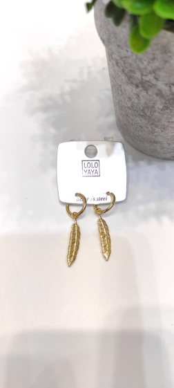 Wholesaler Lolo & Yaya - Vasthie feather earrings in stainless steel