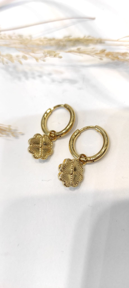Wholesaler Lolo & Yaya - Derna clover earrings in stainless steel