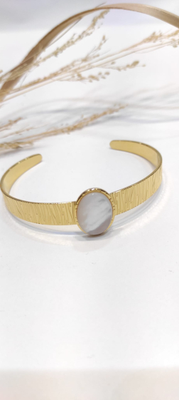 Wholesaler Lolo & Yaya - Rigid mother-of-pearl bangle Tyra in stainless steel
