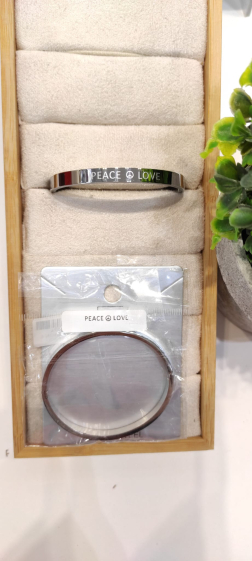 Wholesaler Lolo & Yaya - Bangle Bracelet wide  in Stainless Steel with message "Peace Love"