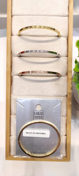 Grossiste Lolo & Yaya - Bracelet message « BELLE AU NATUREL » en acier inoxydable