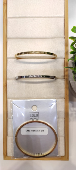 Wholesaler Lolo & Yaya - “A GOLDEN NIECE” message bracelet in stainless steel