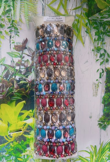 Grossiste Lolo & Yaya - Bracelets fantaisie sur présentoir offert, 9pcs x 2,90€
