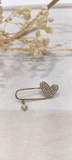 Wholesaler Lolo & Yaya - Stainless steel rhinestone heart brooch