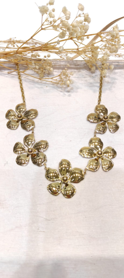 Wholesaler Lolo & Yaya - Sandjana large mesh flower necklace in stainless steel