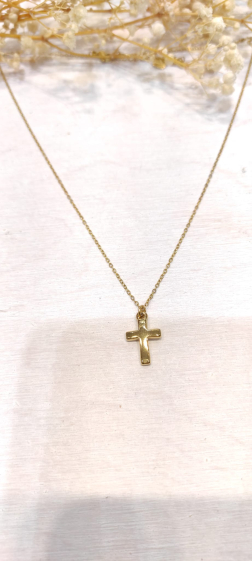 Wholesaler Lolo & Yaya - Timeless Corrinne cross necklace in stainless steel