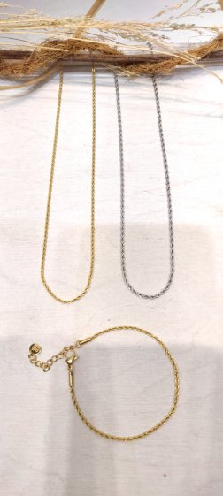 Großhändler Lolo & Yaya - Zeitlose Elvira-Halskette mit einer Dicke von 0,1 cm aus Edelstahl