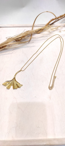 Wholesaler Lolo & Yaya - Long necklace 70cm ginkgo leaf in stainless steel