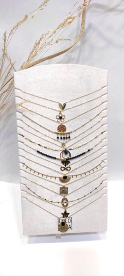 Mayorista Lolo & Yaya - Conjunto de 16 collares de acero coloreados y dorados.