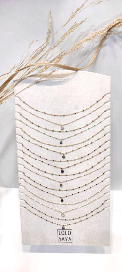 Großhändler Lolo & Yaya - Set mit 16 Halsketten aus Stahl mit gemischten goldenen Emaille-Steinen