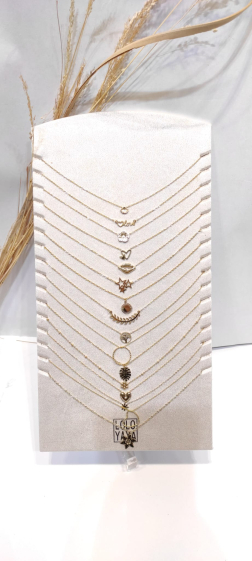 Wholesaler Lolo & Yaya - Set of 16 small, timeless steel pendant necklaces