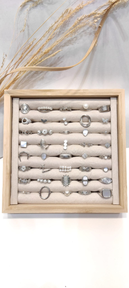 Wholesaler Lolo & Yaya - Set of 40 adjustable mother-of-pearl steel rings on free display