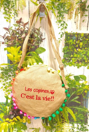 Grossiste Loya Bijoux - Moyen sac bandoulière rond ( Les copines, C’est la vie!! ) avec pompon en jute