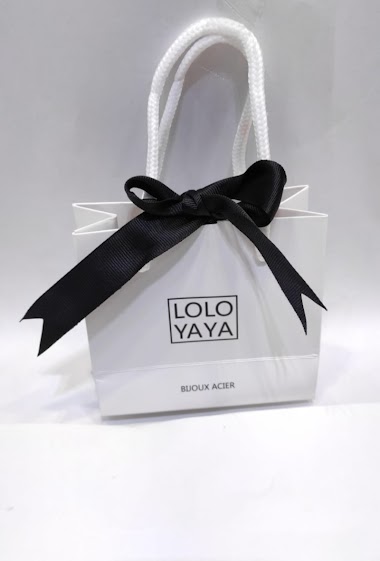 Packaging bag with "LOLO YAYA" logo in cardboard