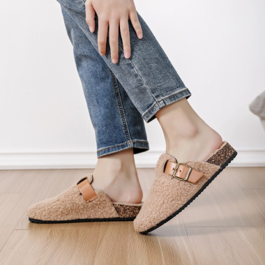 Wholesaler LOV'IT - Mules with buckle detail