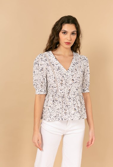 Wholesaler LOVIE & Co - Leaf print blouse