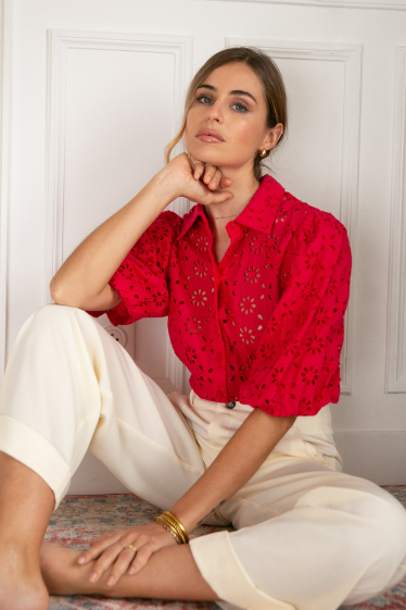Wholesaler LOVIE & Co - Short-sleeved embroidered cotton top