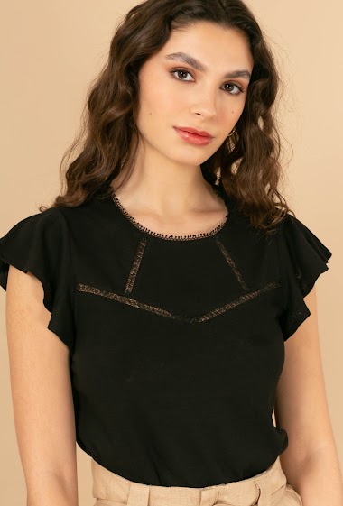 Wholesaler LOVIE & Co - T-shirt with lace insert