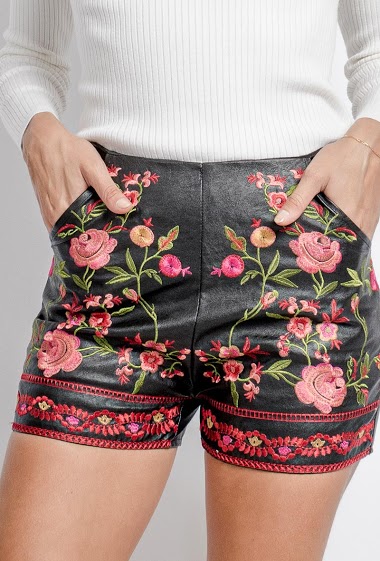 Wholesaler LUCCE - Embroidered shorts