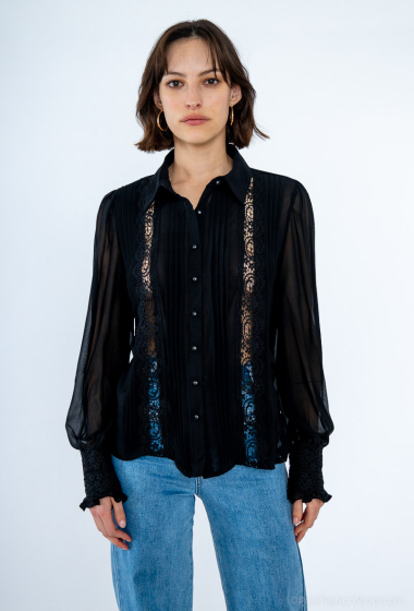 Wholesaler LUCY LUU - Lace shirt with pleats