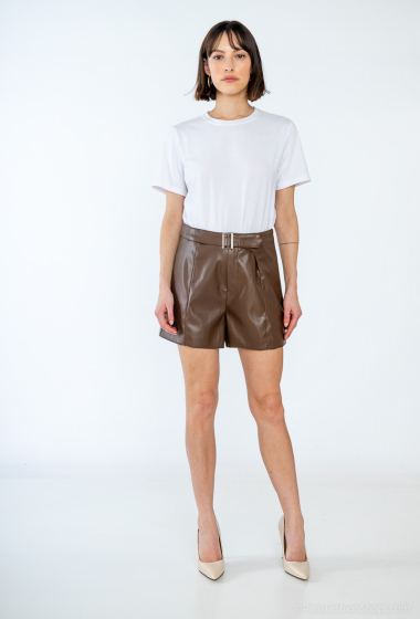 Wholesaler LUCY LUU - FAUX LEATHER SHORTS