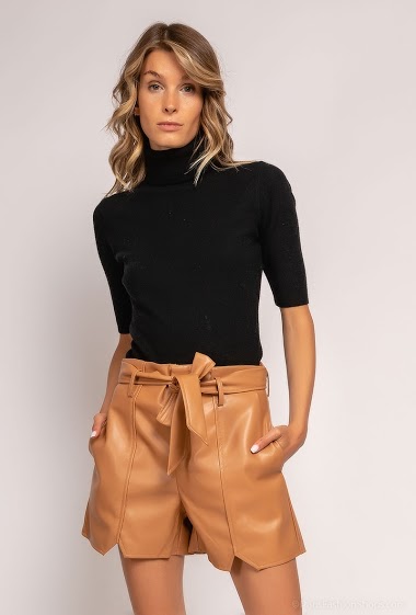 Wholesaler Lulumary - Faux leather shorts