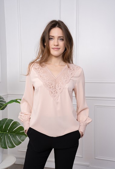 Großhändler Lulumary - Long sleeves top with lace details