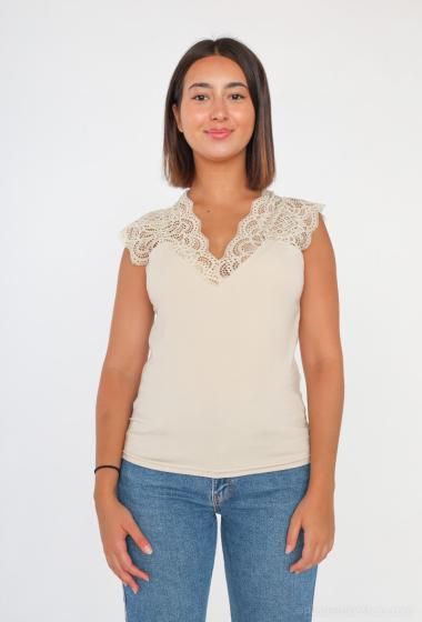 Wholesaler Lulumary - Top with shoulder lace work