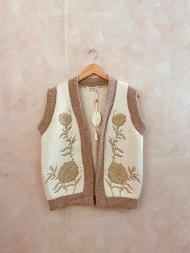 Grossiste LUMINE - Gilet avec broderie fleuri dorée